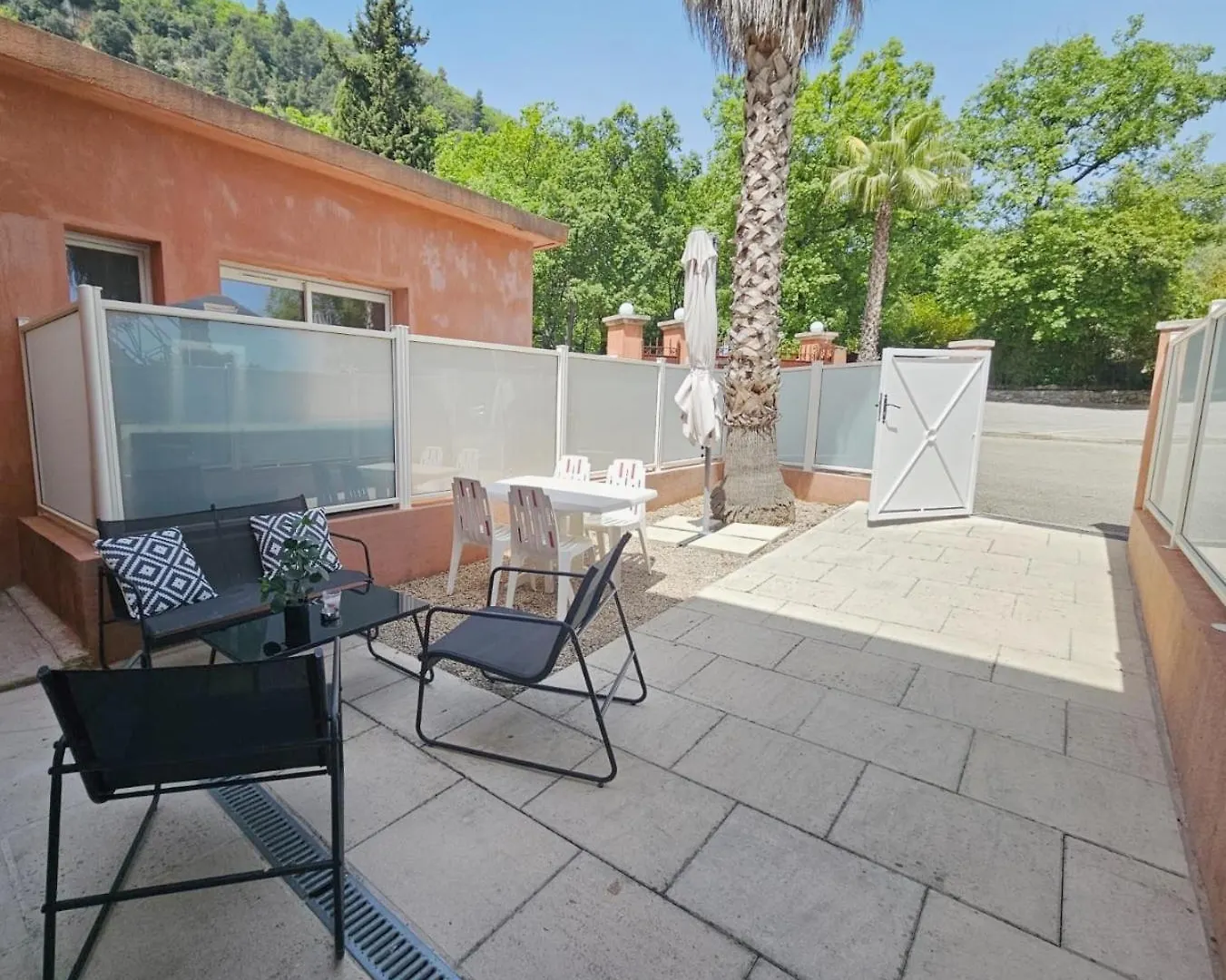 Apartment Le Refuge Du Grand Vert Grasse